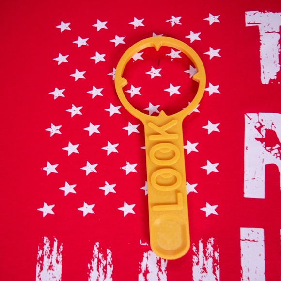 Forever Trump Flag Patriot Men Women 2XL XXL Red Unisex Graphic Tee T-Shirt NWOT - Picture 5 of 12